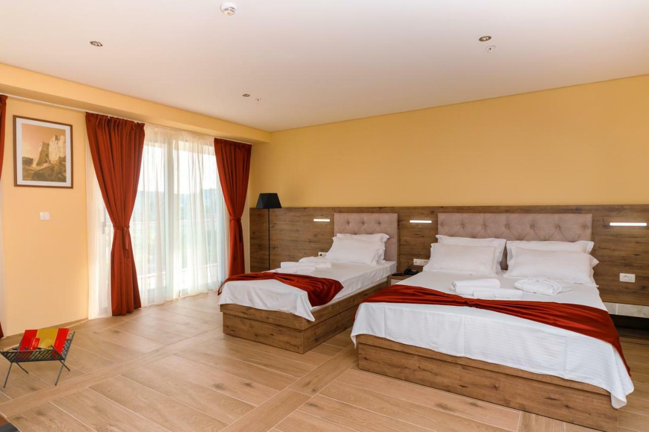 Hotel Franca Ulcinj Exterior photo